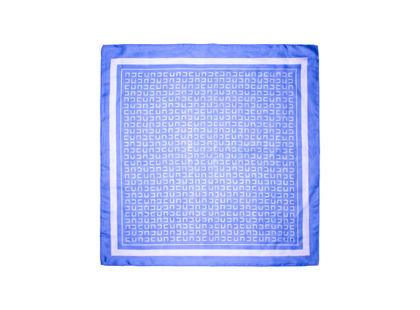 Skjerf enkel mønster 70x70 lys blå 