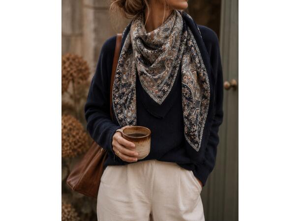 Skjerf ull paisley 95x95cm navy Lev. slutt august 