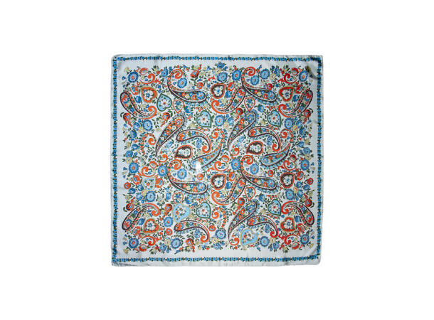 Skjerf "bunad-look" 70x70 beige SS27 